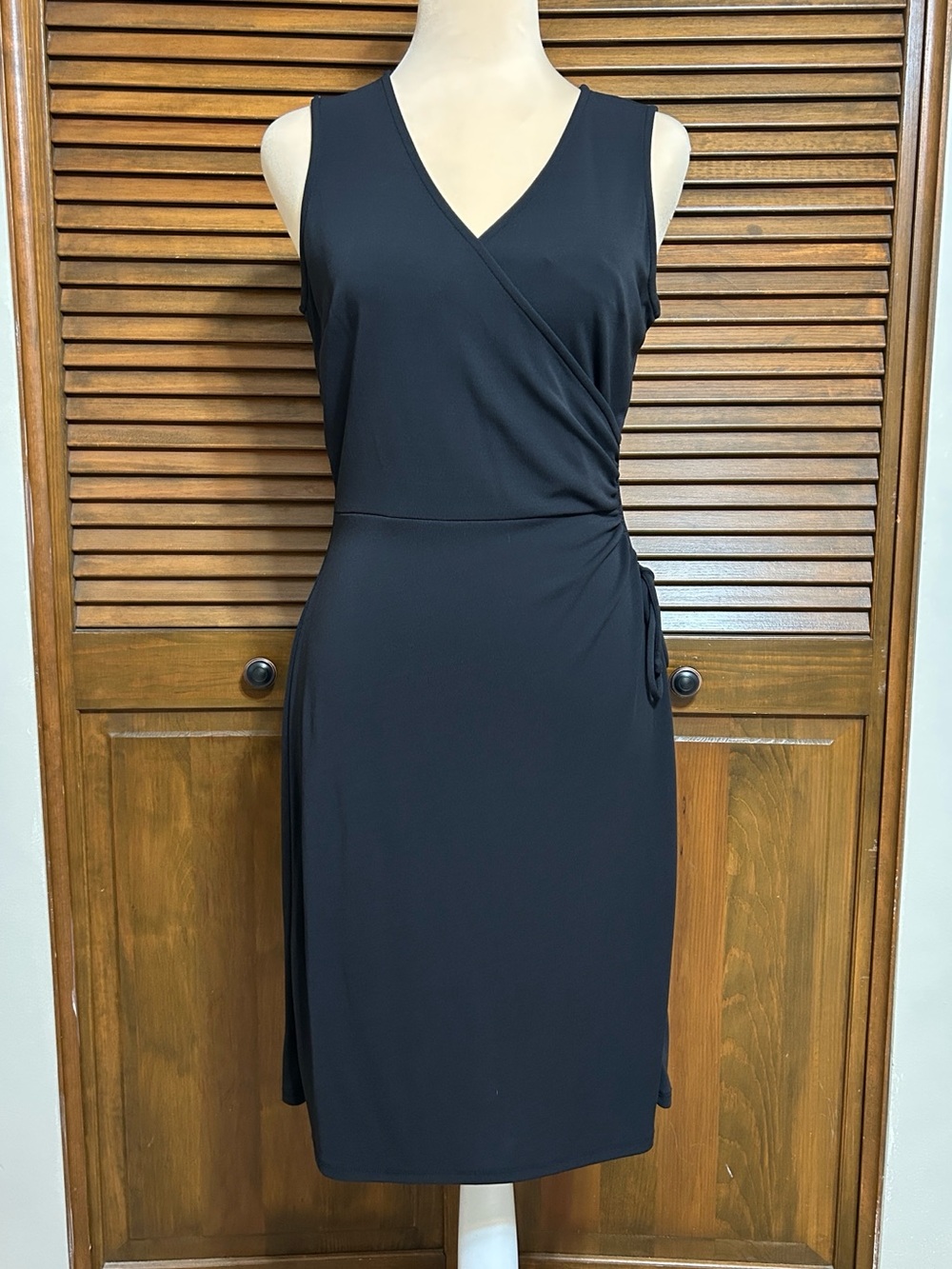 LOFT Ann Taylor Black Knit Faux Wrap Shirred Waist Sleeveless Dress Size 6P